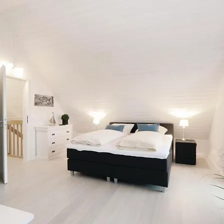 4 Bedroom Amazing In Ostseeresort オルペニッツ
