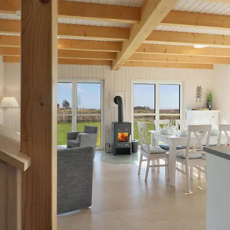Holiday home 4 Bedroom Amazing In Ostseeresort *