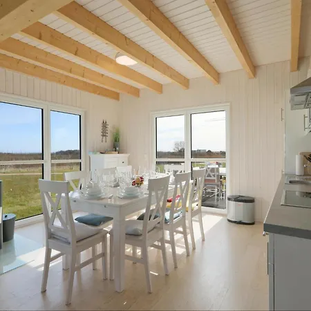 4 Bedroom Amazing In Ostseeresort Semesterbostad Olpenitz