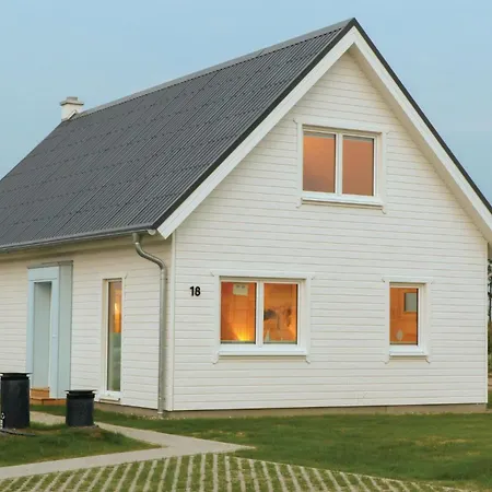 Holiday home 4 Bedroom Amazing In Ostseeresort
