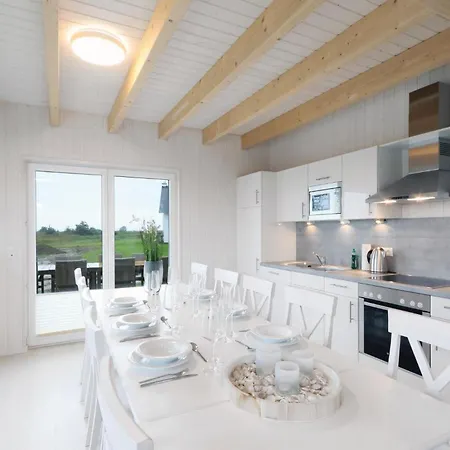 4 Bedroom Amazing In Ostseeresort *